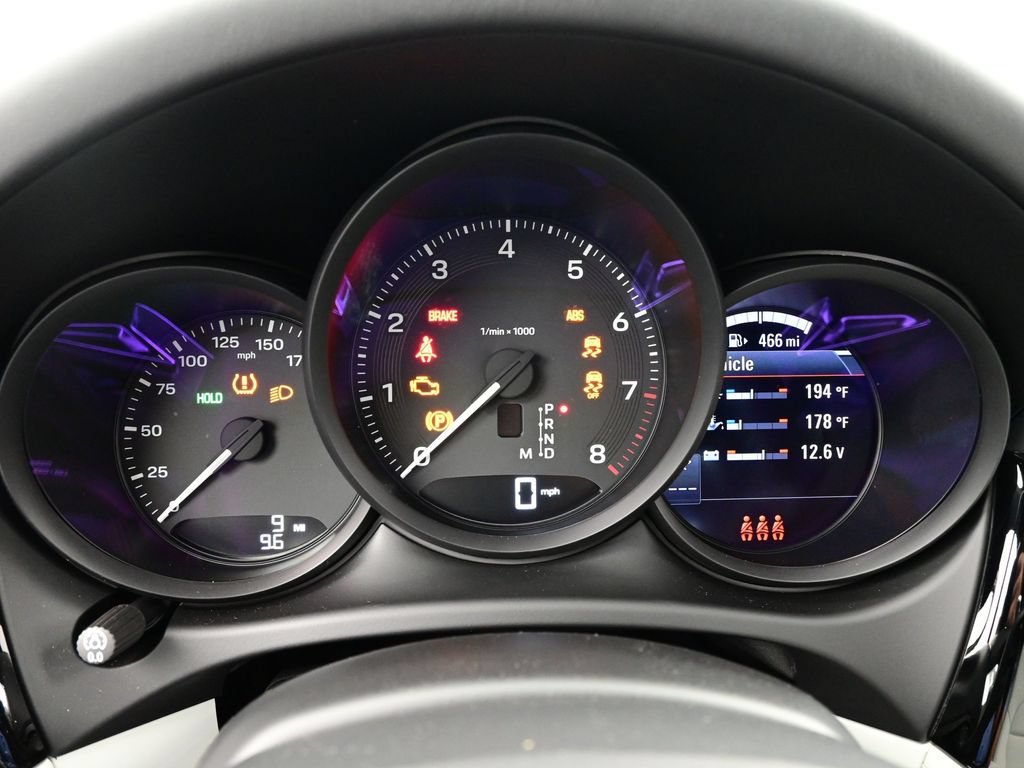 Certified 2026 Porsche Macan AWD/4WD image 9
