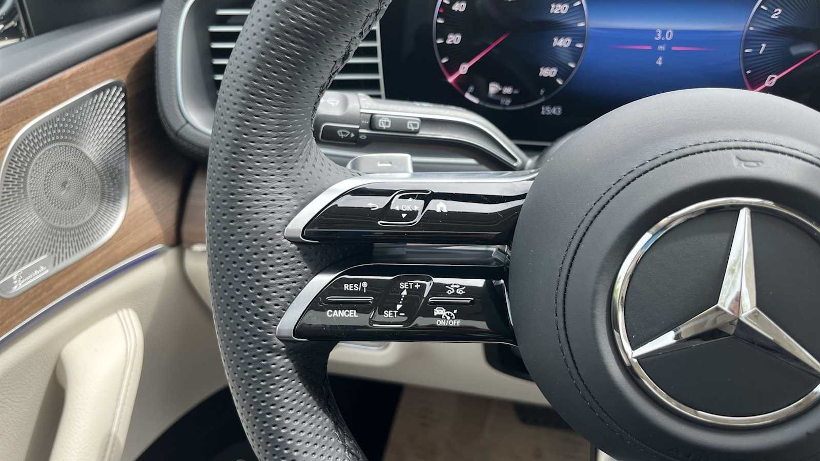 New 2026 Mercedes-Benz GLS 450 4MATIC image 40