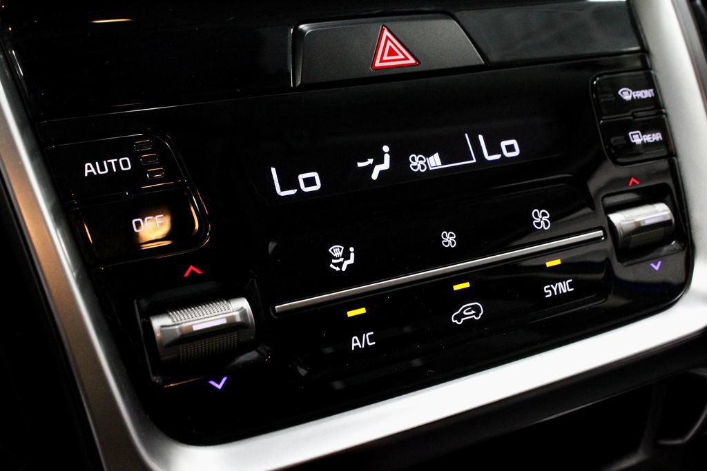 Used 2023 Kia Sorento S FWD image 32