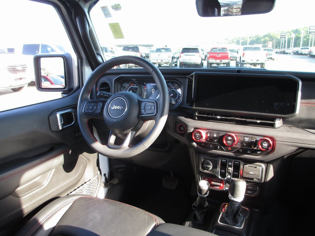 Used 2024 Jeep Wrangler Unlimited Rubicon w/ Technology Group image 23