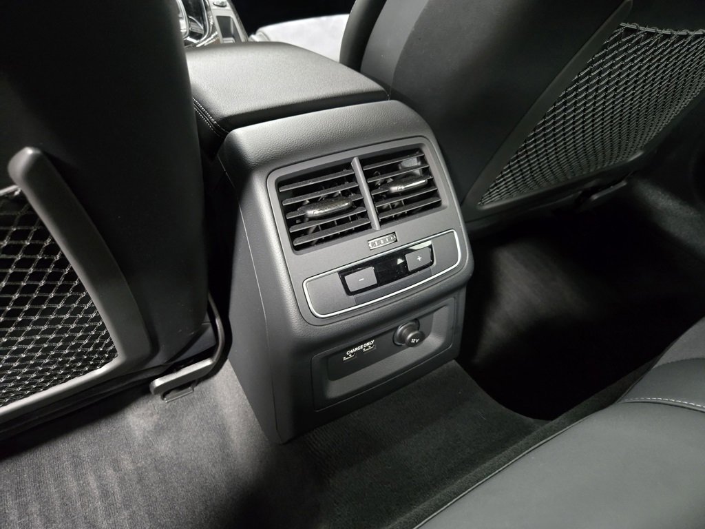 Used 2023 Audi S4 Premium Plus w/ Premium Plus Package image 36