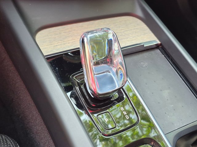 Used 2022 Volvo XC60 B5 Inscription w/ Advanced Package FWD image 5
