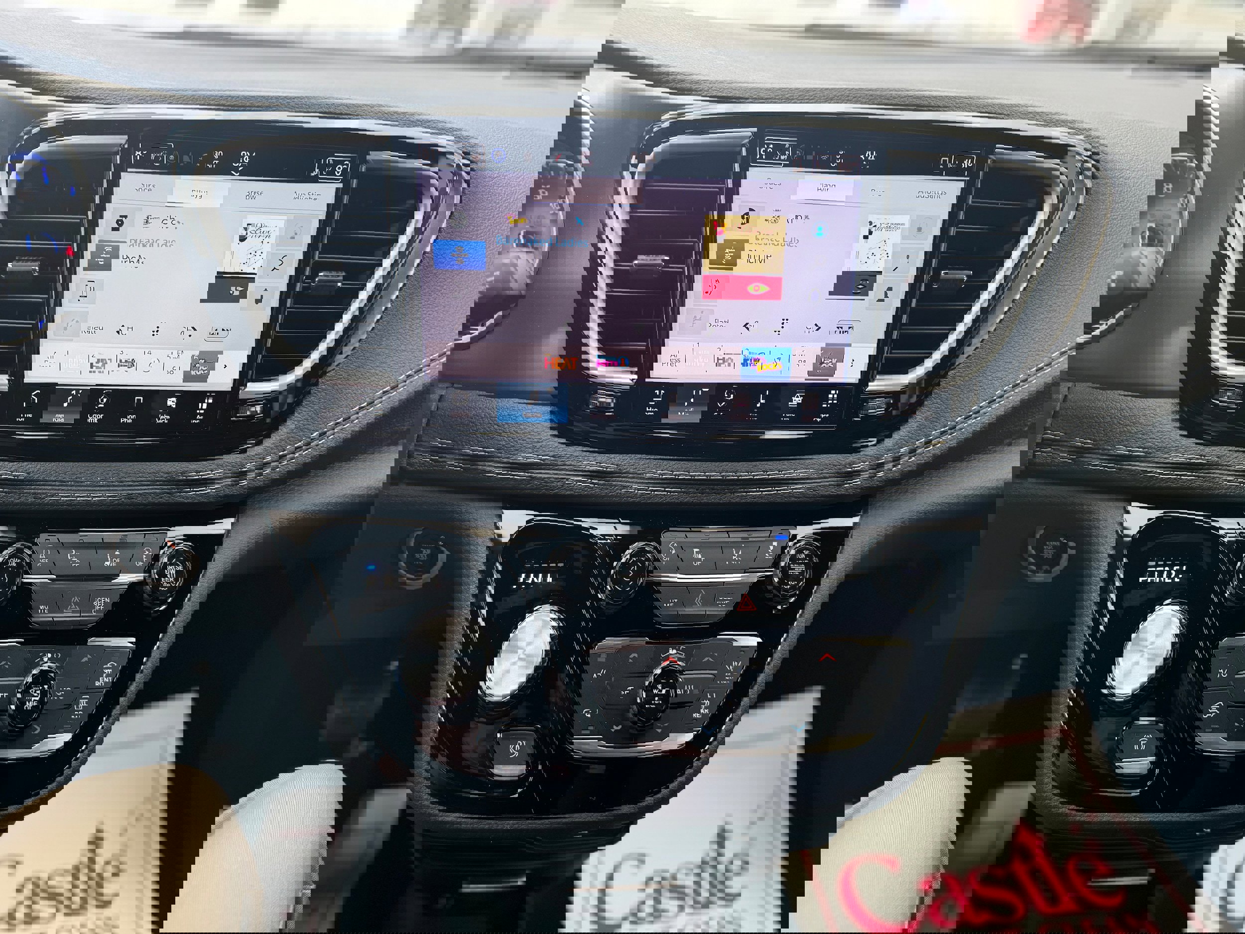 New 2026 Chrysler Pacifica Select image 21