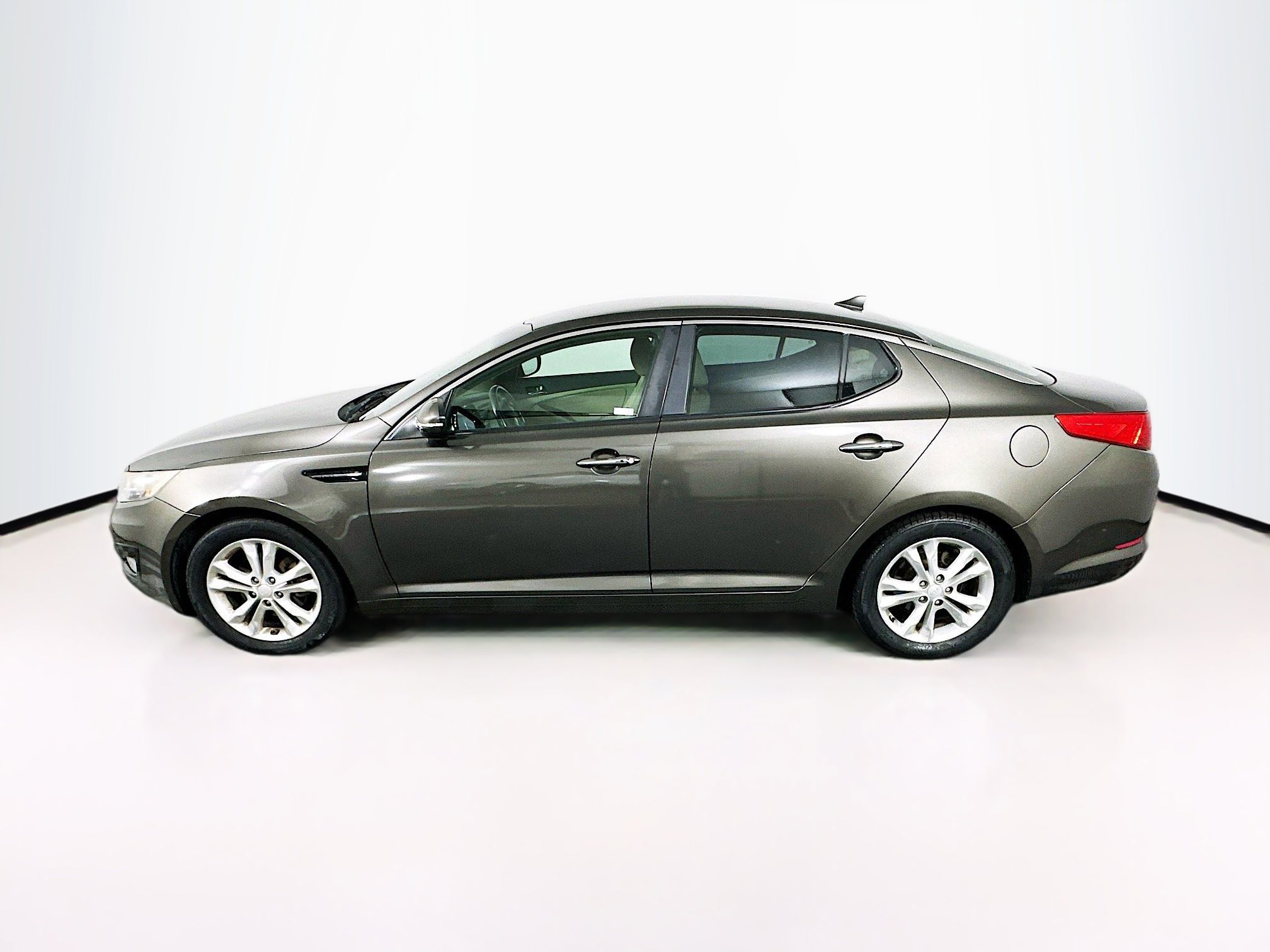 Used 2012 Kia Optima EX FWD image 4