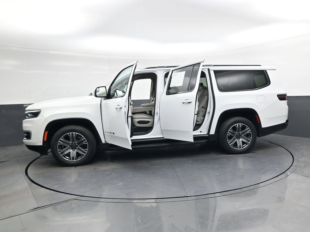 Used 2024 Jeep Wagoneer L Series II w/ Flexible Seating Group image 39