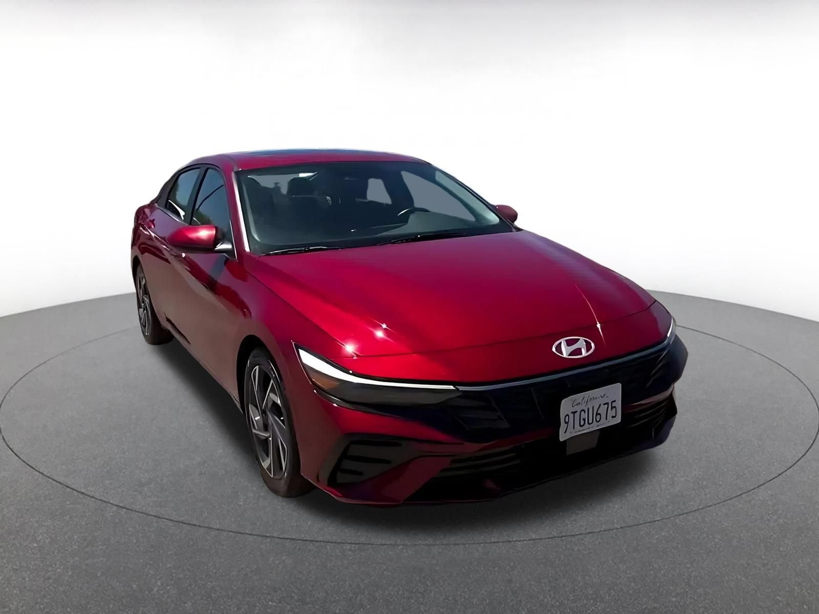Used 2025 Hyundai Elantra SEL FWD image 3