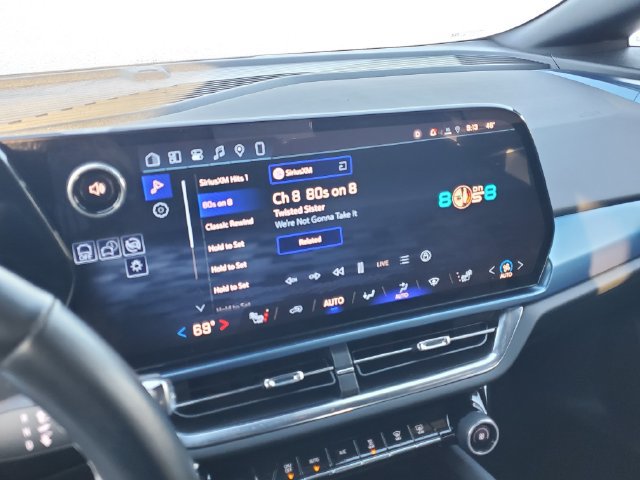 Certified 2024 Chevrolet Equinox EV LT FWD image 30