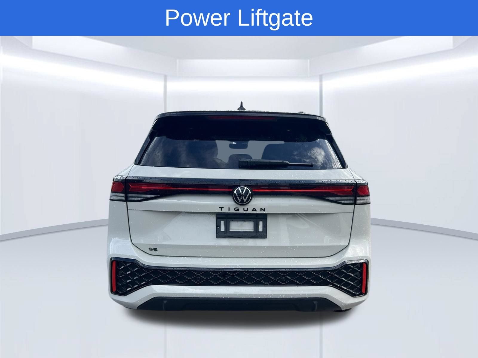 Certified 2025 Volkswagen Tiguan SE R-Line FWD image 8