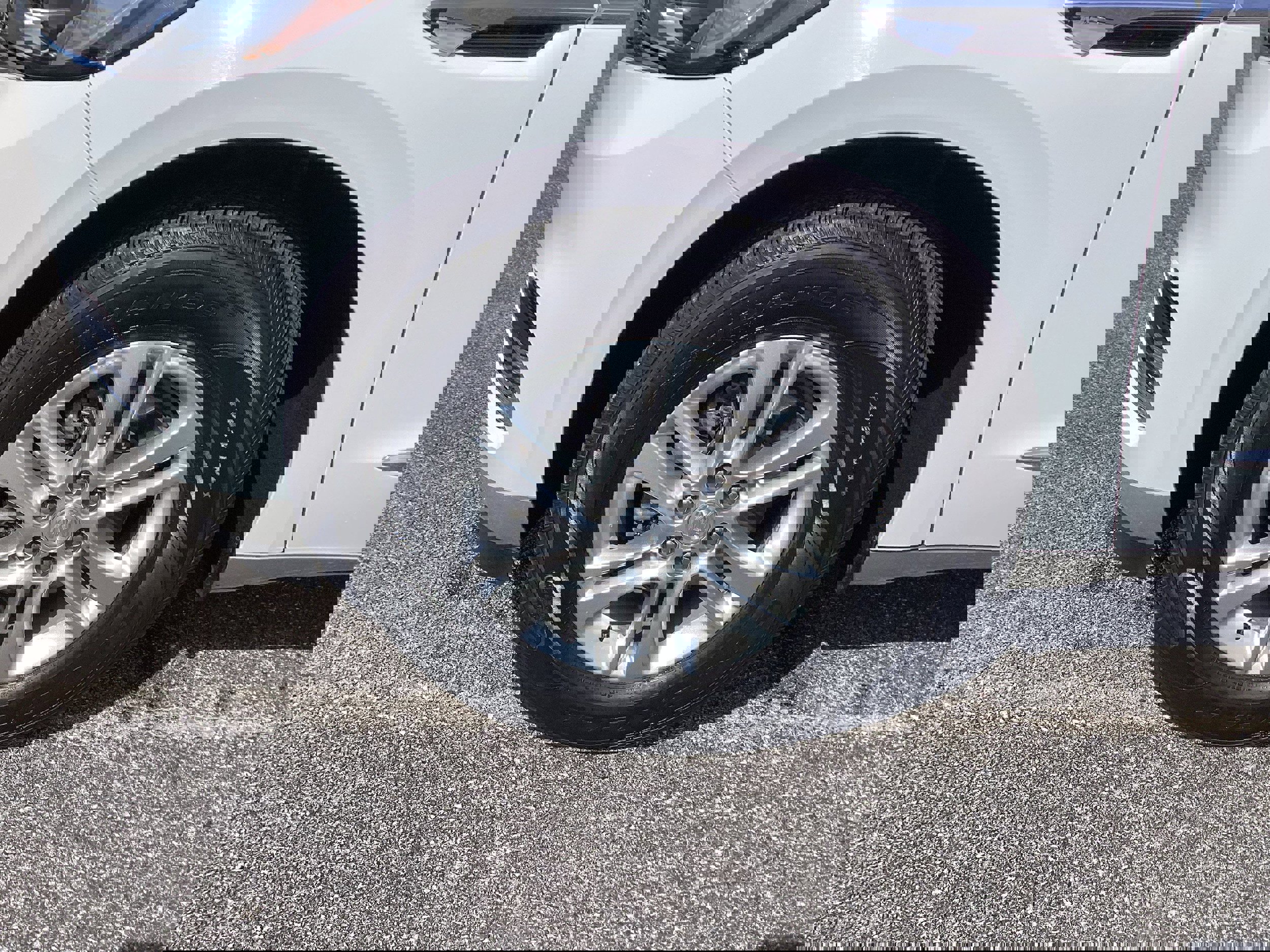 Used 2021 Buick Enclave Essence FWD image 9