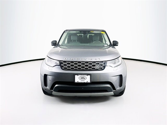 Used 2024 Land Rover Discovery S image 2