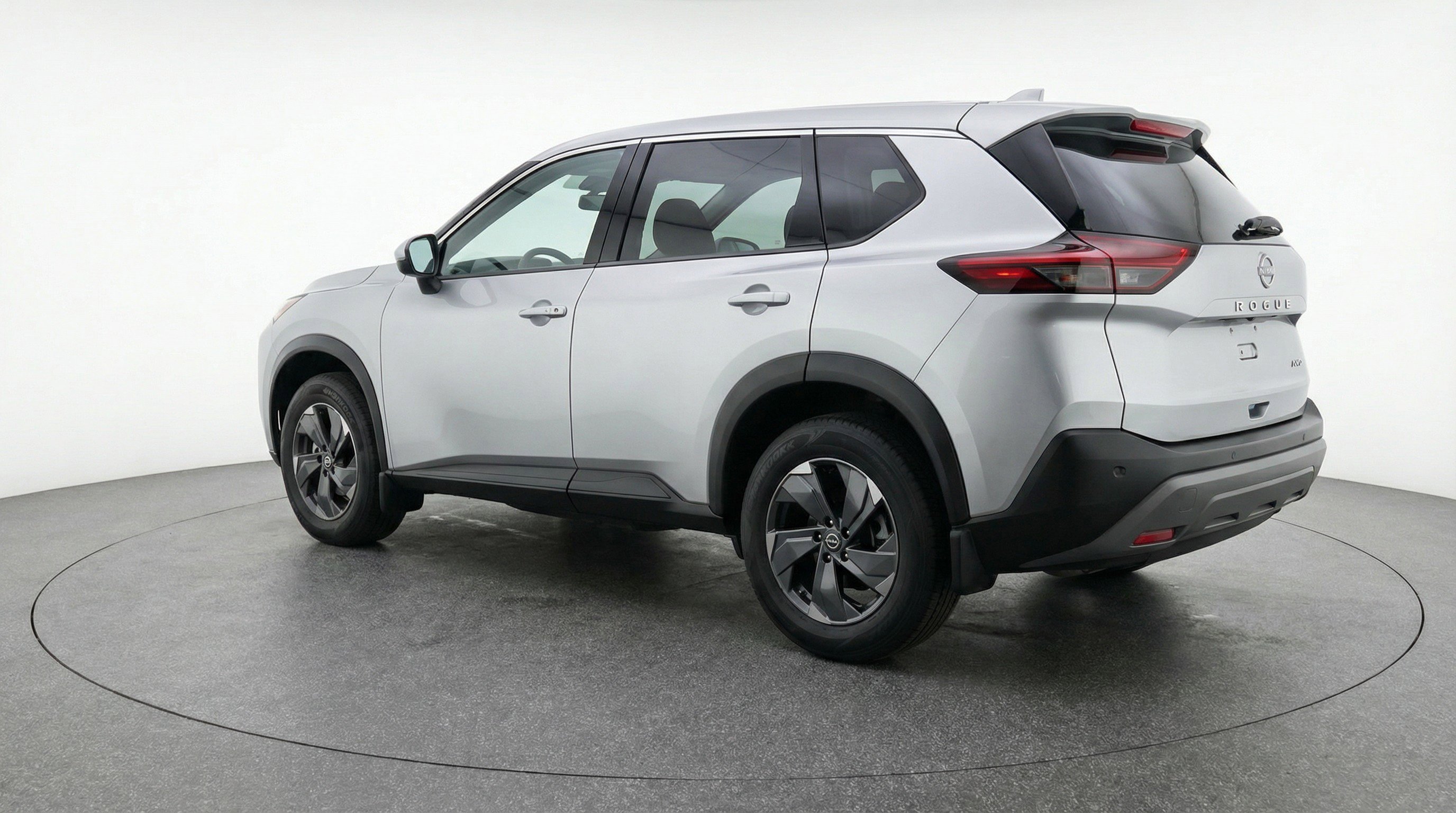 Used 2025 Nissan Rogue SV image 6