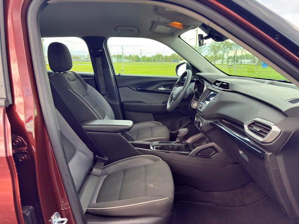 Used 2023 Chevrolet TrailBlazer LS FWD image 31