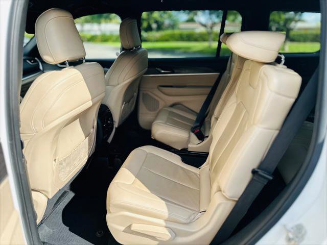 Used 2023 Jeep Grand Cherokee L Limited w/ Black Appearance Package RWD image 16