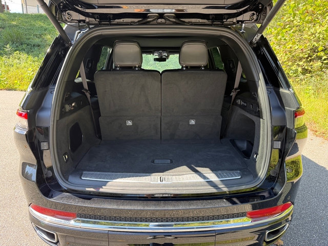 Used 2023 Jeep Grand Cherokee L Overland w/ Luxury Tech Group IV image 19