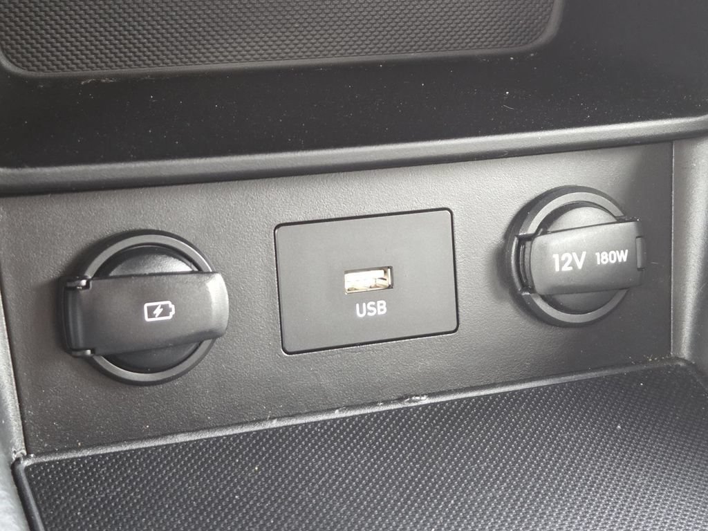 Used 2023 Hyundai Kona SEL FWD image 5