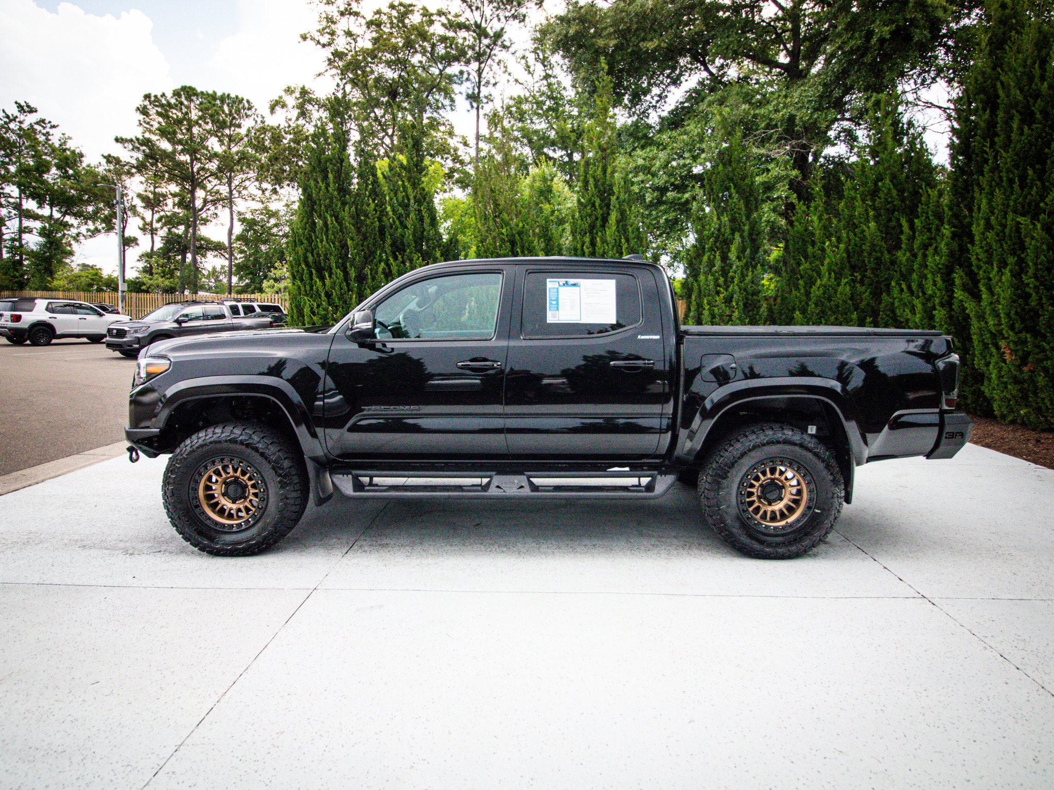 Used 2023 Toyota Tacoma Limited AWD/4WD image 7