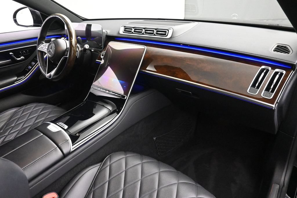 Used 2024 Mercedes-Benz S 580e 4MATIC Sedan image 24