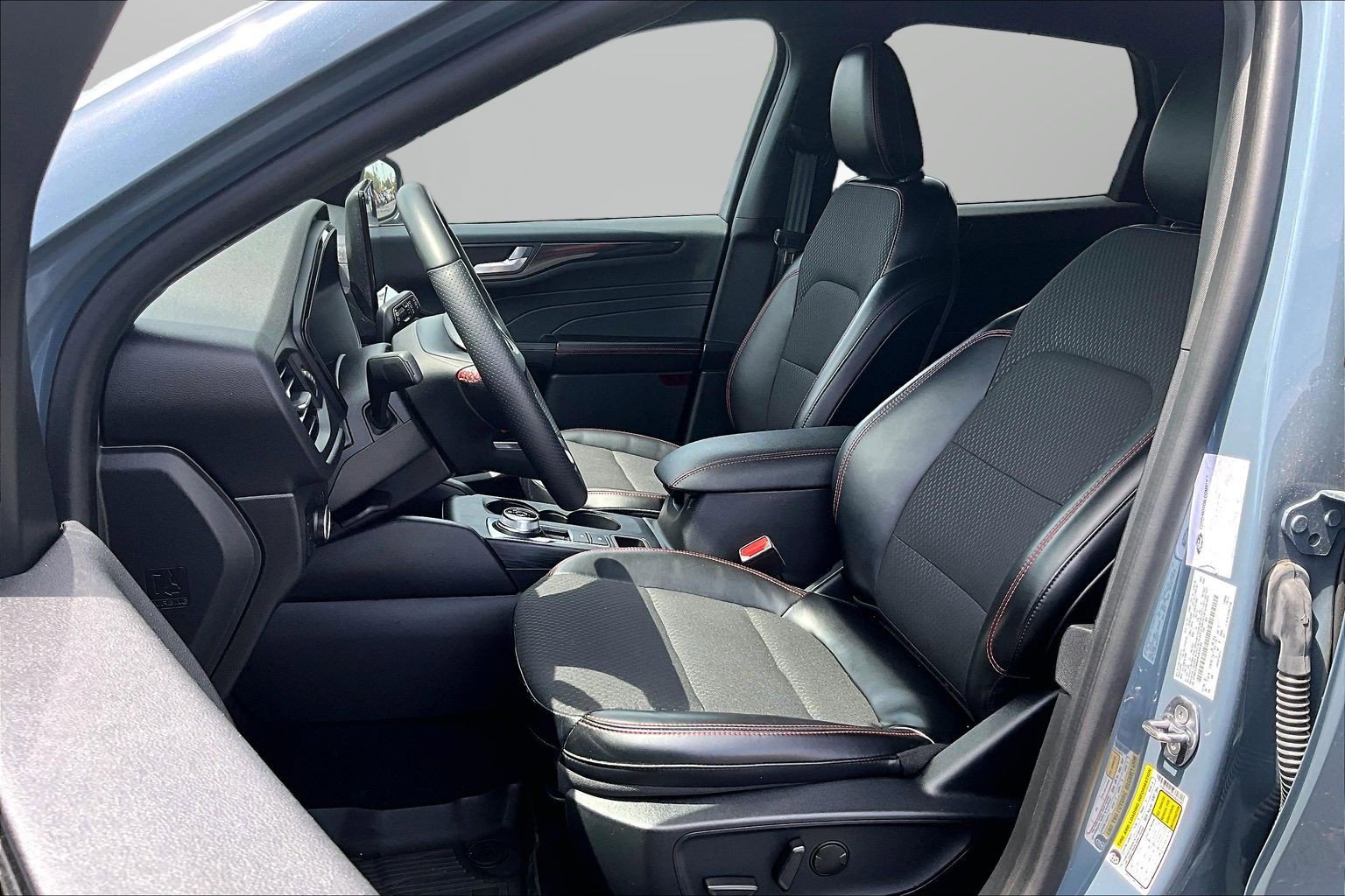 Used 2024 Ford Escape ST-Line w/ Tech Pack #1 AWD/4WD image 16