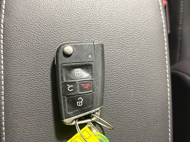 Used 2015 Volkswagen Golf SE image 39