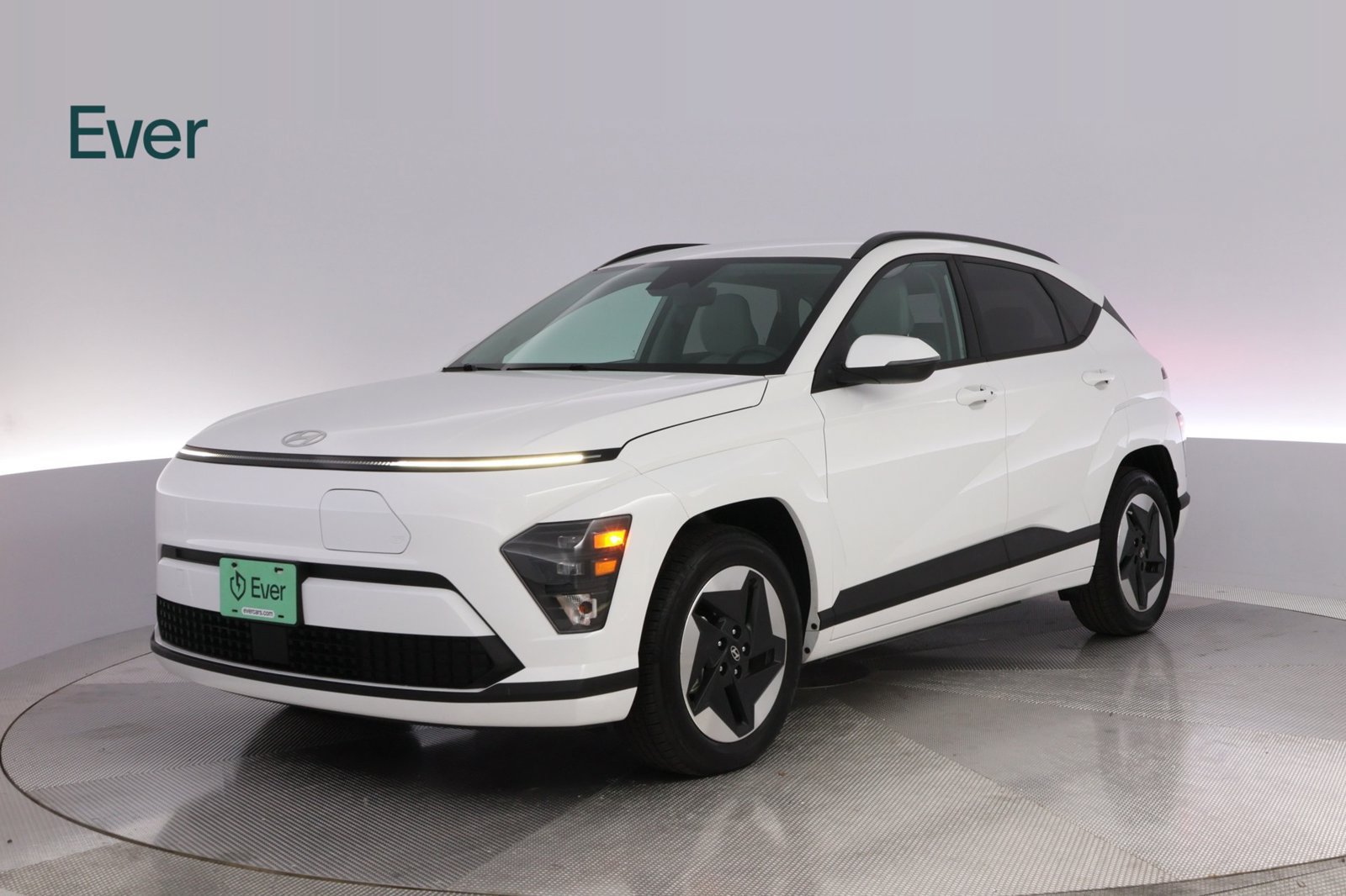 Used 2024 Hyundai Kona SEL FWD image 2