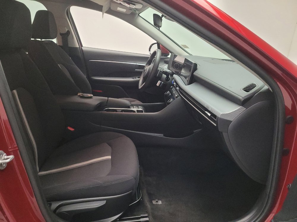 Used 2025 Hyundai Sonata SEL FWD image 21