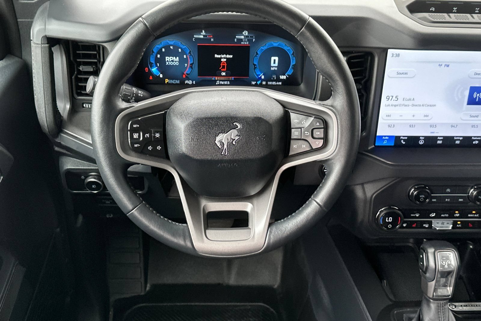 Used 2025 Ford Bronco Badlands AWD/4WD image 14