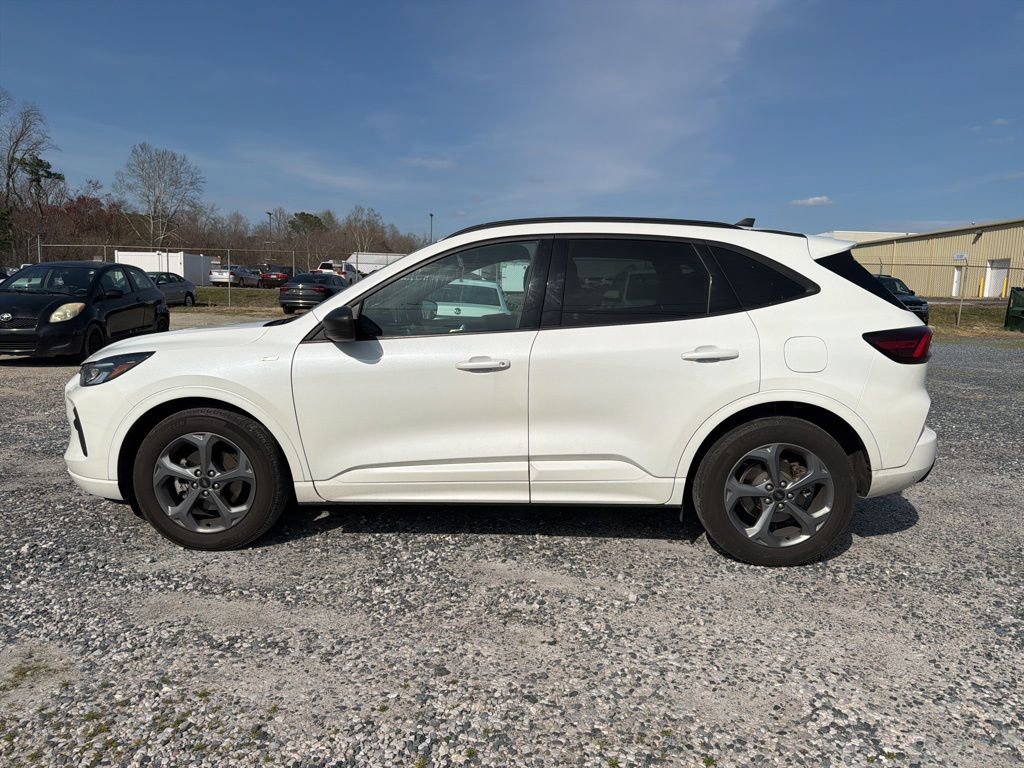 Used 2023 Ford Escape ST-Line w/ Equipment Group 301A image 2