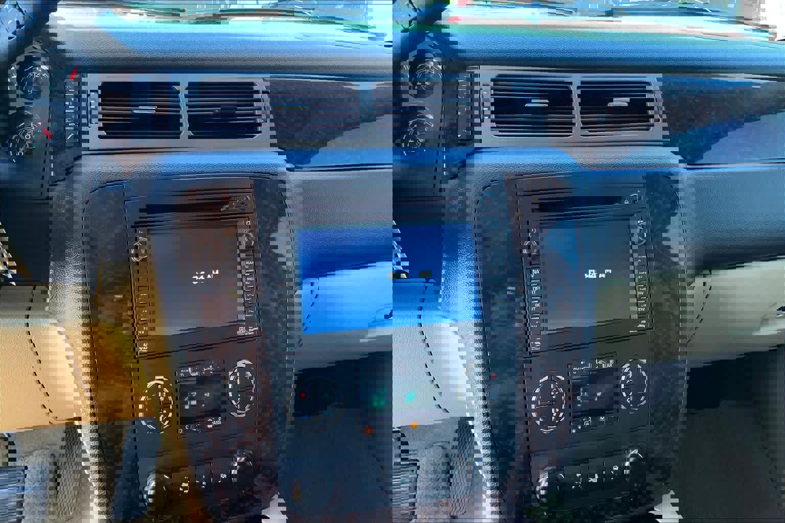 Used 2010 GMC Yukon XL Denali image 30