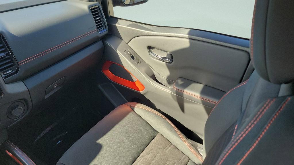 Used 2022 Nissan Frontier PRO-4X image 21