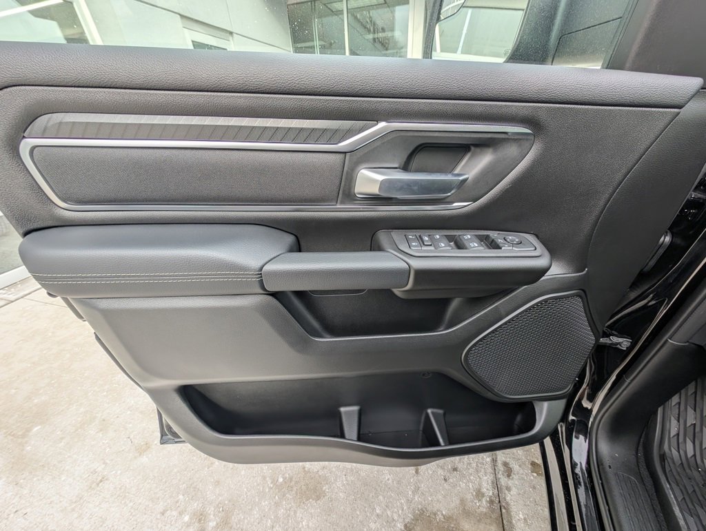 New 2026 RAM 1500 4x4 Crew Cab image 39