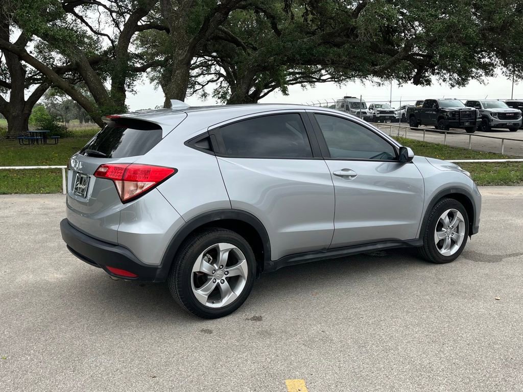Used 2017 Honda HR-V LX image 5