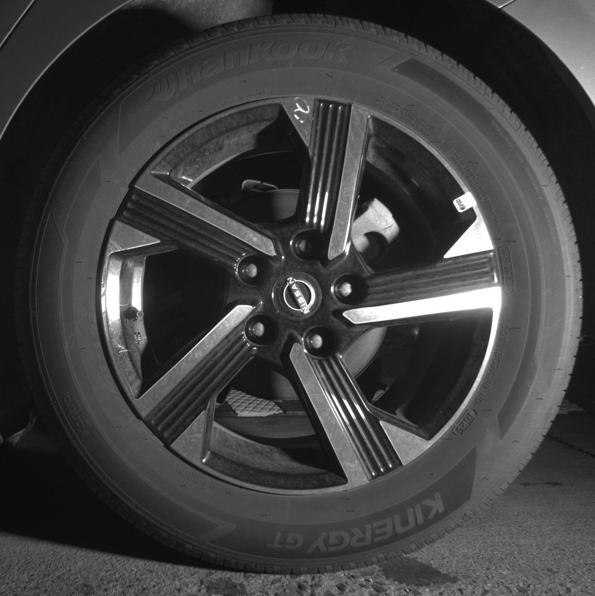 Used 2025 Nissan Sentra SV FWD image 14