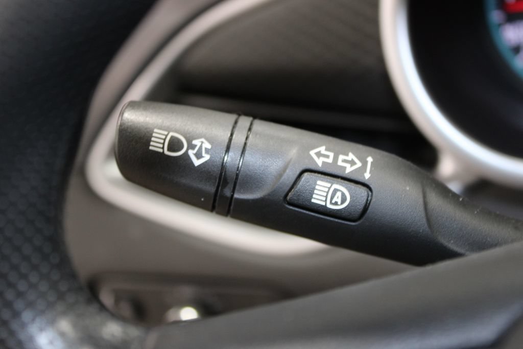 Used 2025 Chevrolet Malibu LT FWD image 32