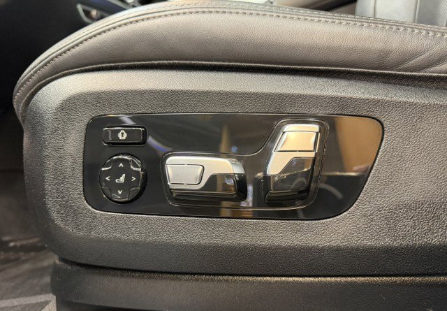 Used 2024 BMW X5 M60i image 24