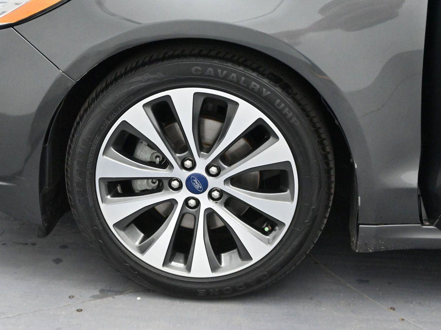 Used 2020 Ford Fusion SE image 36