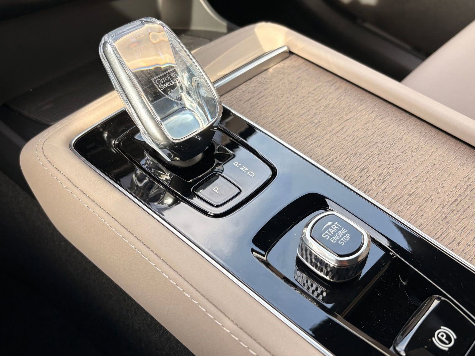 New 2026 Volvo XC90 T8 Plus w/ Protection Package Premier image 18