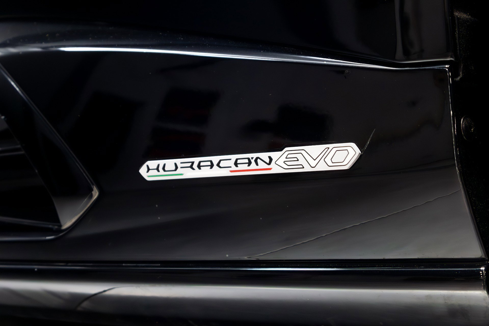 Used 2020 Lamborghini Huracan EVO image 48