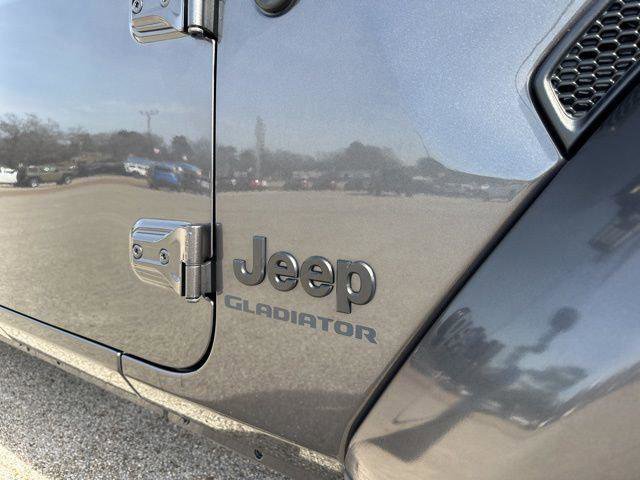 Certified 2022 Jeep Gladiator Sport image 46