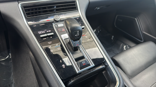 Used 2022 Porsche Panamera Platinum Edition w/ Sport Chrono Package RWD image 20