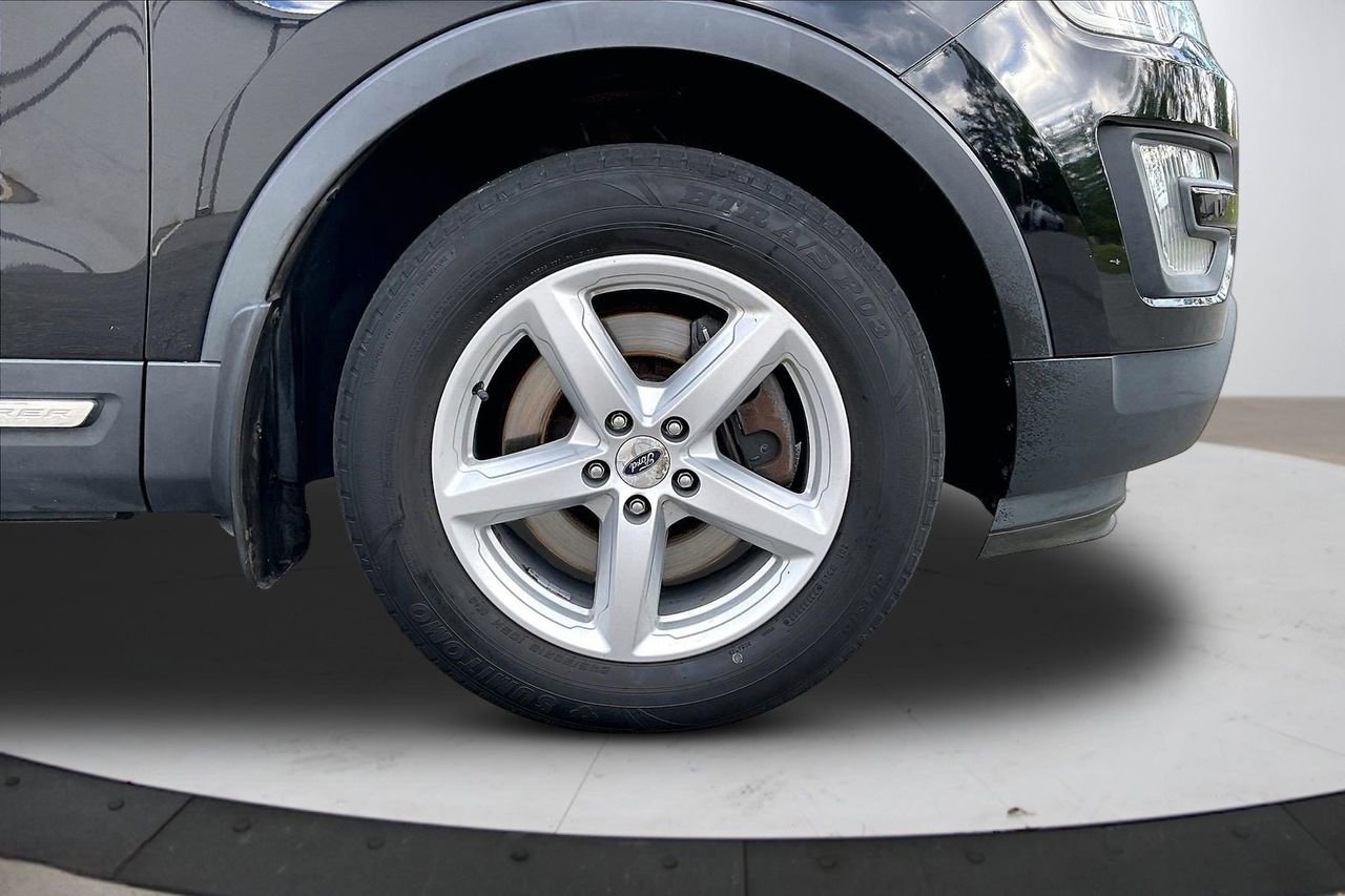 Used 2016 Ford Explorer XLT w/ Equipment Group 201A image 36