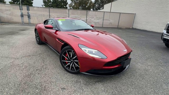 Used 2020 Aston Martin DB11 Coupe image 2