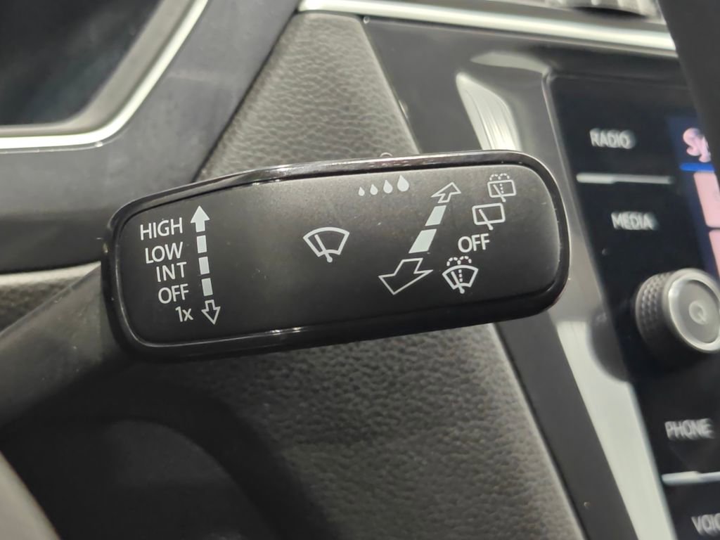 Used 2024 Volkswagen Tiguan SE AWD/4WD image 43