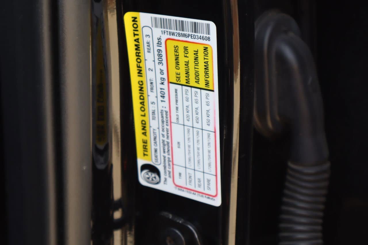 Used 2023 Ford F250 Lariat w/ Tremor Off-Road Package AWD/4WD image 32