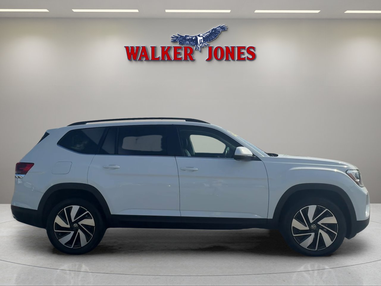 Used 2025 Volkswagen Atlas SE AWD/4WD image 7