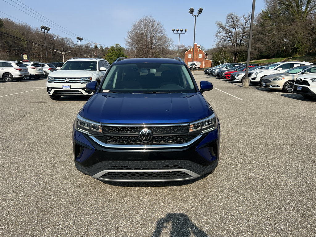 Used 2022 Volkswagen Taos SE image 2