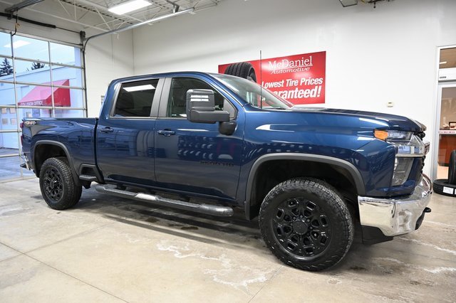 Used 2022 Chevrolet Silverado 2500 LT w/ Convenience Package image 4