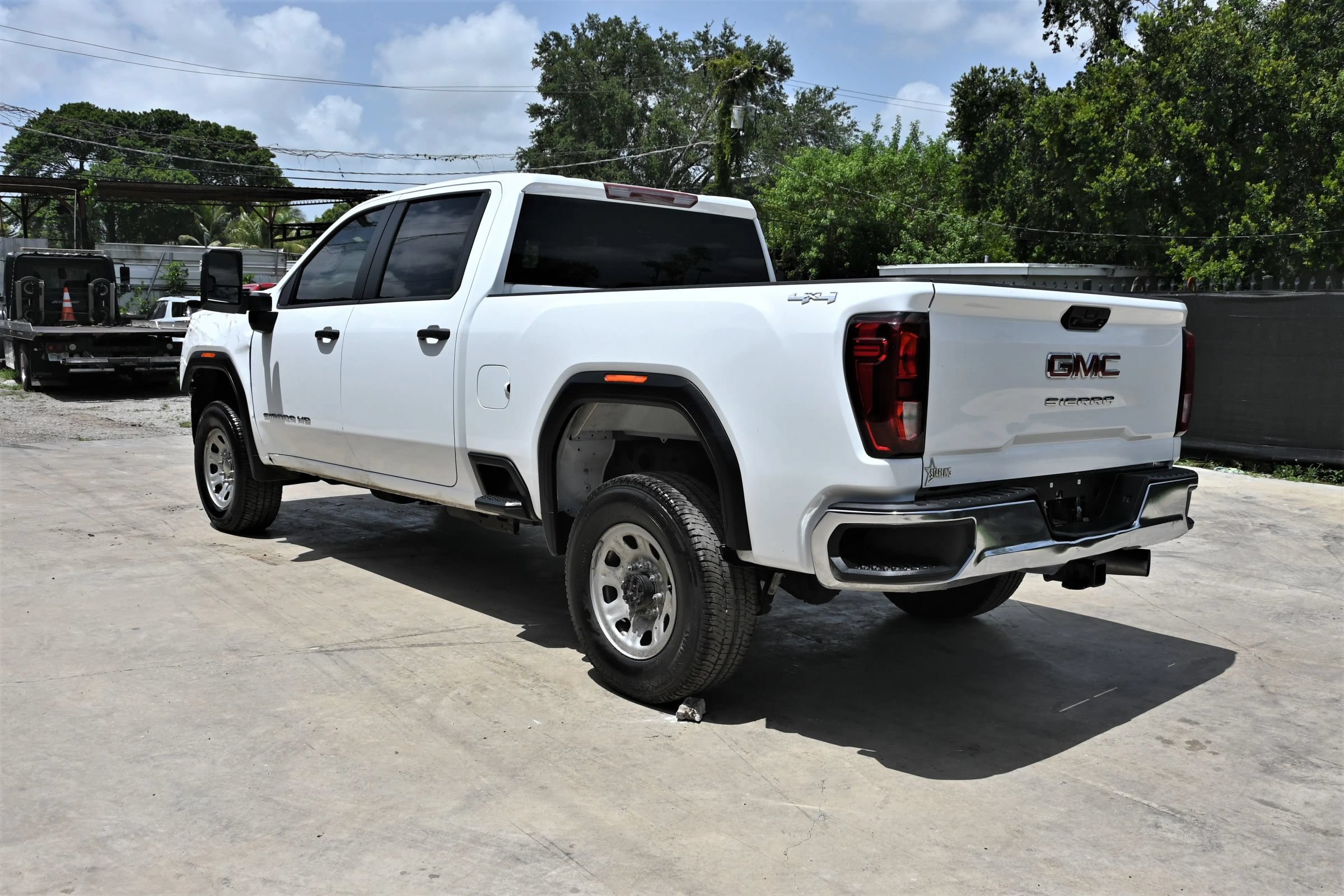 Used 2025 GMC Sierra 2500 Pro w/ Convenience Package AWD/4WD image 5
