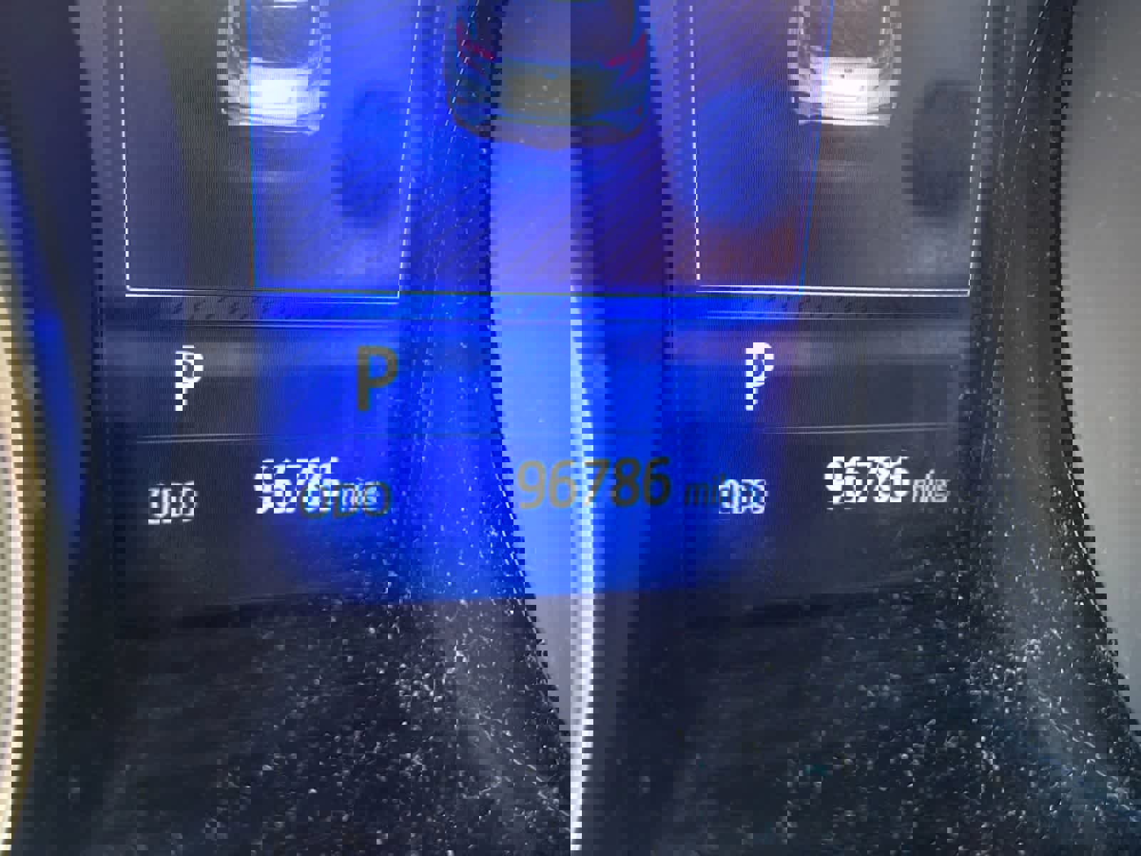 Used 2018 Toyota C-HR XLE FWD image 3