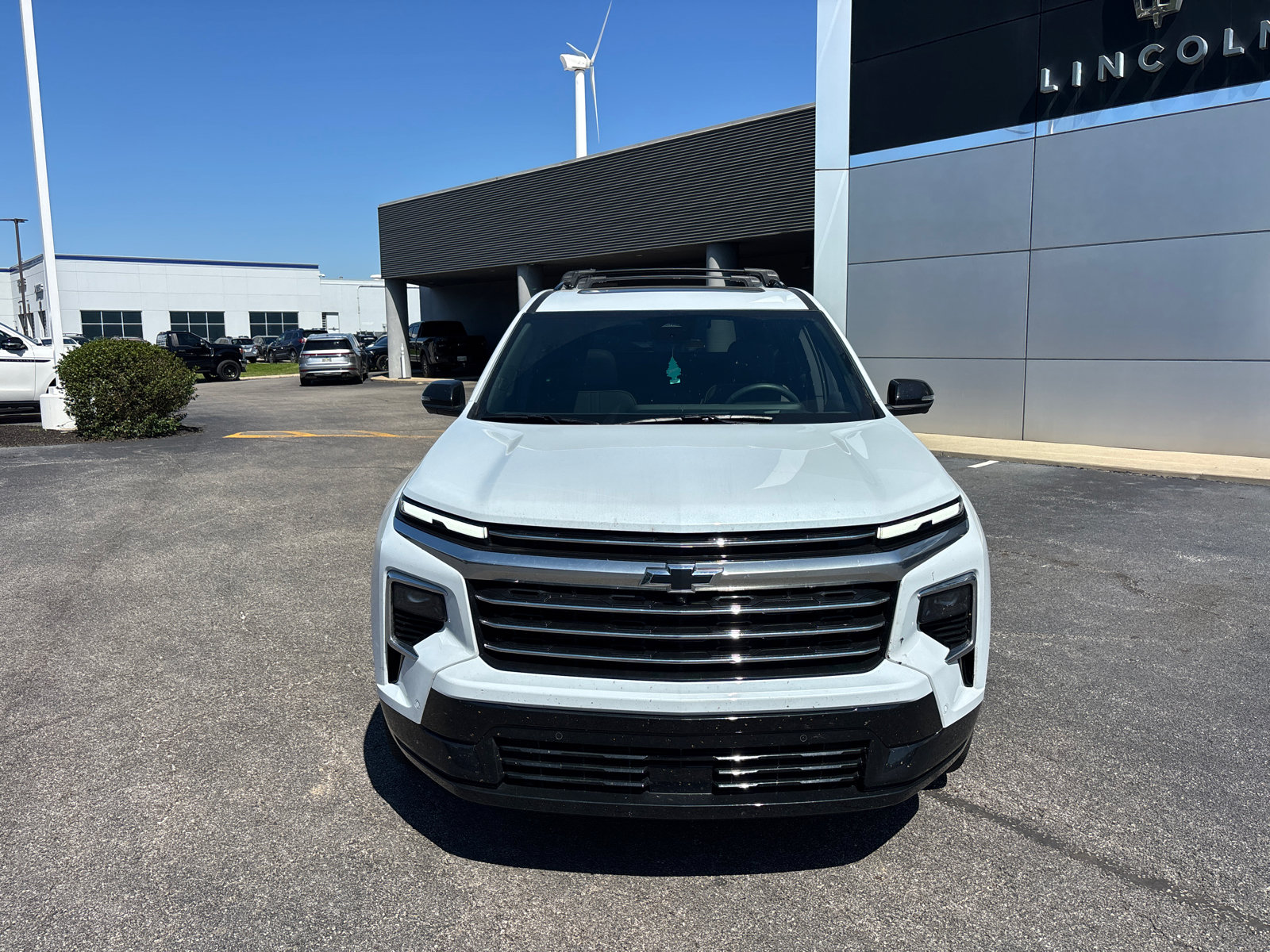 Used 2026 Chevrolet Traverse High Country w/ LPO, Floor Liner Package AWD/4WD image 2