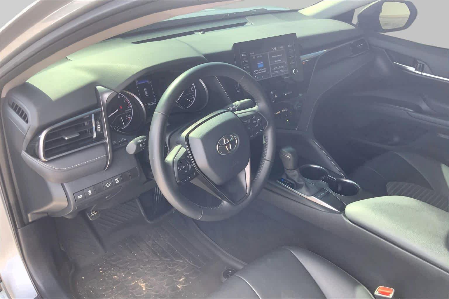 Used 2024 Toyota Camry SE FWD image 16